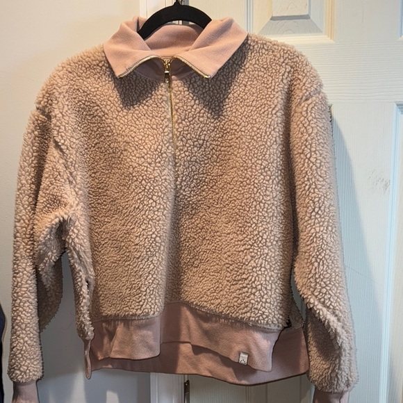 Chic Cream Sherpa Pullover - Picture 1 of 6
